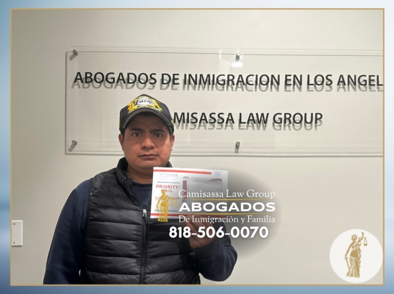 Cliente satisfecho con nuestros servicios como su Abogados de Inmigración