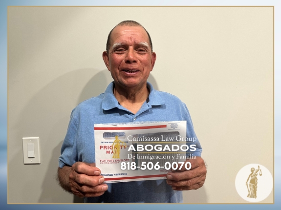 Cliente satisfecho con nuestros servicios como su Abogados de Inmigración