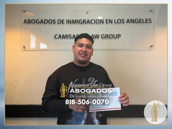 Cliente satisfecho con nuestros servicios como su Abogados de Inmigración